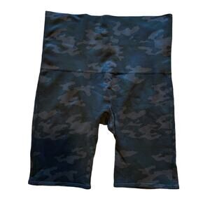 Spanx Look At Me Now Bike Shorts Size Large Black Camo